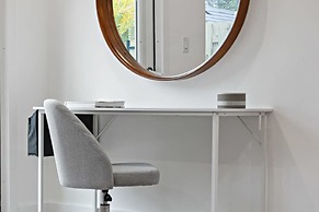 Awesome 1BR Apartment Sailboat