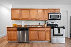 Awesome 1BR Apartment Sailboat