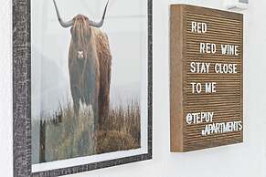 Lovely 2 BR Condo With Free Parking on Premises