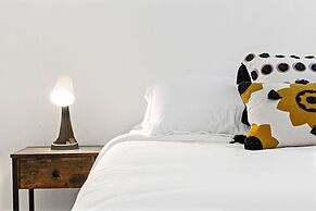 Lovely 2 BR Condo With Free Parking on Premises