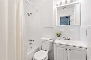 Lovely 2 BR Condo With Free Parking on Premises