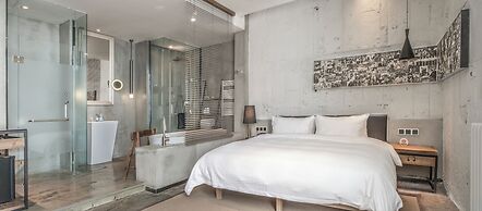 Time Tunnel Designer Hotel