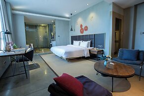 Time Tunnel Designer Hotel