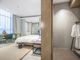 Time Tunnel Designer Hotel