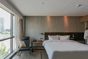 Time Tunnel Designer Hotel