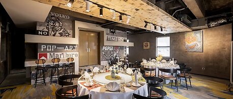 Time Tunnel Designer Hotel