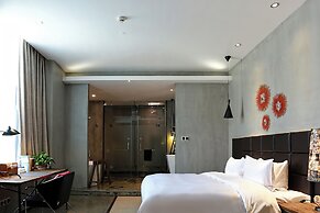 Time Tunnel Designer Hotel