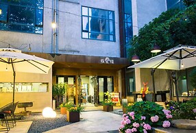 Time Tunnel Designer Hotel