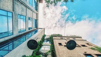 Time Tunnel Designer Hotel