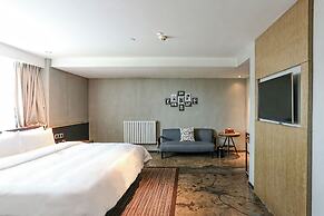 Time Tunnel Designer Hotel