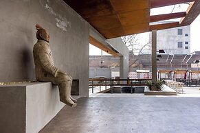 Time Tunnel Designer Hotel