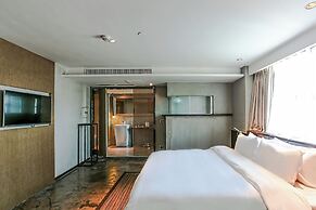 Time Tunnel Designer Hotel