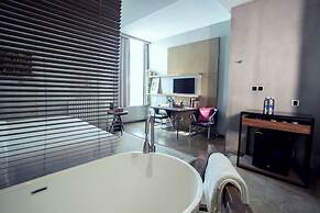 Time Tunnel Designer Hotel