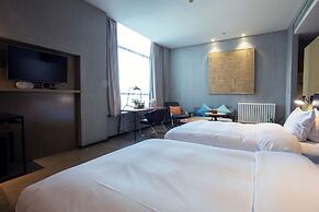 Time Tunnel Designer Hotel