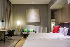 Time Tunnel Designer Hotel