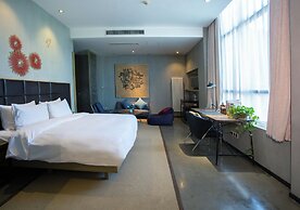 Time Tunnel Designer Hotel