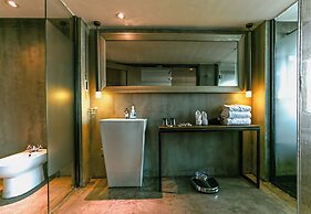 Time Tunnel Designer Hotel