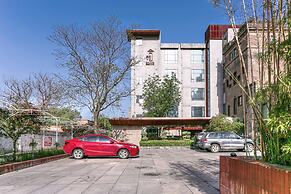 Time Tunnel Designer Hotel