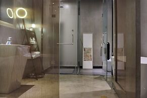 Time Tunnel Designer Hotel