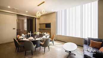 Time Tunnel Designer Hotel