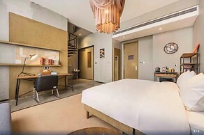 Time Tunnel Designer Hotel