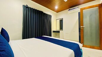 Stay 10 Parallel Apartment Hotel