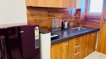 Stay 10 Parallel Apartment Hotel