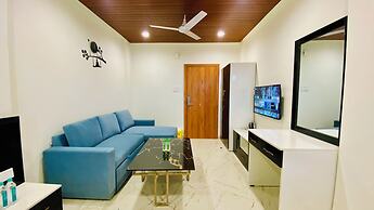 Stay 10 Parallel Apartment Hotel