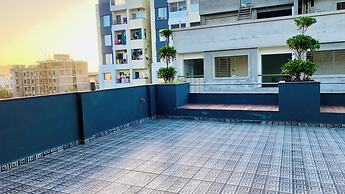 Stay 10 Parallel Apartment Hotel