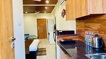 Stay 10 Parallel Apartment Hotel