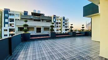 Stay 10 Parallel Apartment Hotel