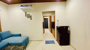 Stay 10 Parallel Apartment Hotel