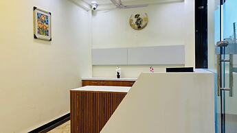 Stay 10 Parallel Apartment Hotel