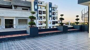 Stay 10 Parallel Apartment Hotel