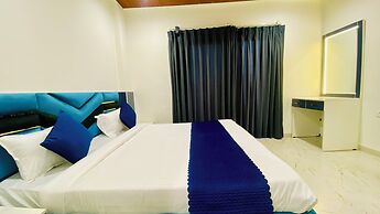 Stay 10 Parallel Apartment Hotel