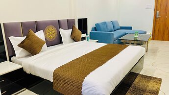 Stay 10 Parallel Apartment Hotel