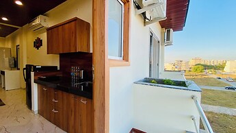 Stay 10 Parallel Apartment Hotel