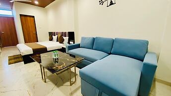 Stay 10 Parallel Apartment Hotel