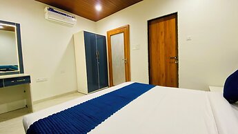 Stay 10 Parallel Apartment Hotel