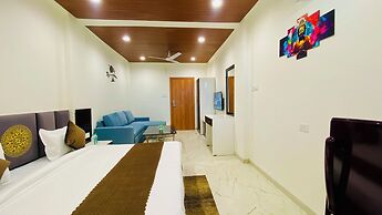 Stay 10 Parallel Apartment Hotel