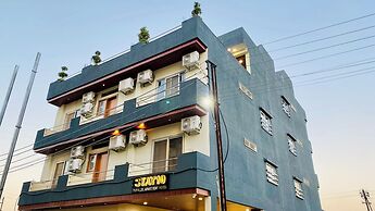 Stay 10 Parallel Apartment Hotel