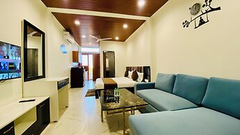 Stay 10 Parallel Apartment Hotel