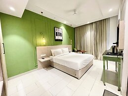 The Puri stays - Sea view & Temple