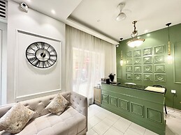 The Puri stays - Sea view & Temple