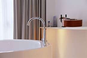 Nian hotel & resorts