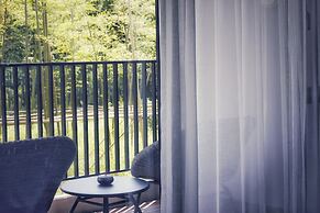 Nian hotel & resorts