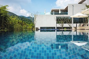 Nian hotel & resorts