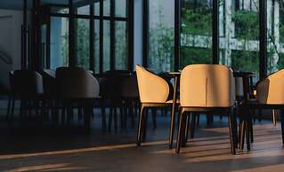 Nian hotel & resorts