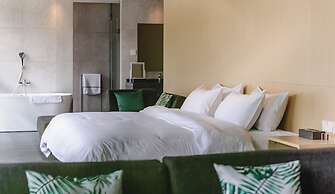 Nian hotel & resorts