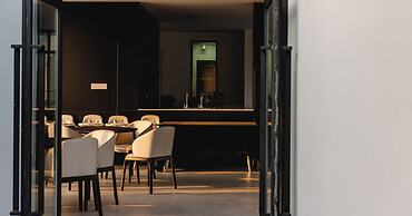 Nian hotel & resorts